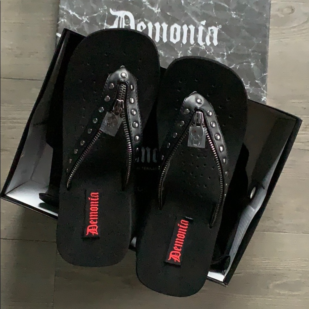 Demonia Funn-33